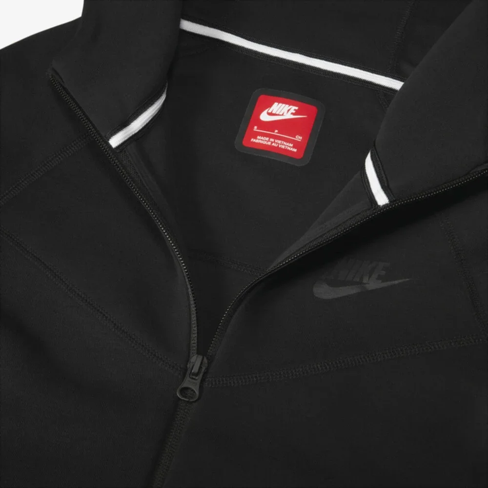 Nike Sportswear Tech Fleece Hoodie Boys XL Black Long Sleeve Full Zip FROG560